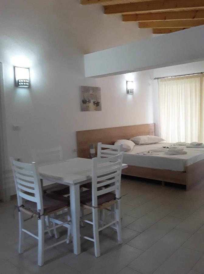 Caldera Vista Apartaments Sarandë Buitenkant foto