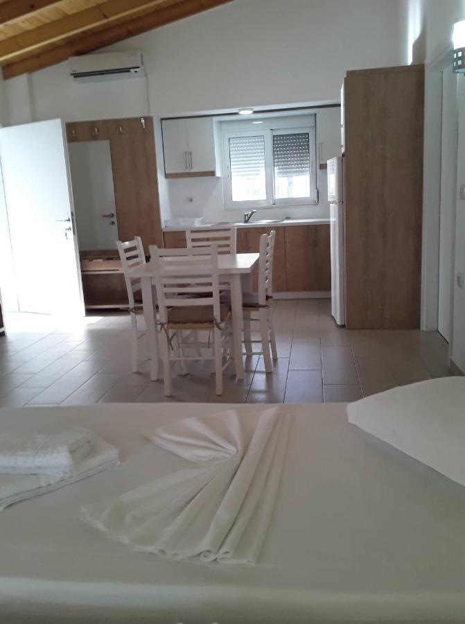 Caldera Vista Apartaments Sarandë Buitenkant foto